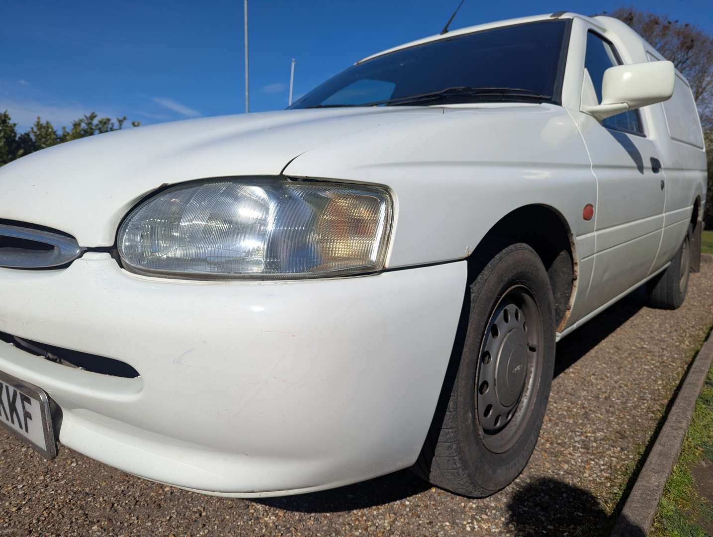 <p>2001 FORD ESCORT VAN 55D</p>