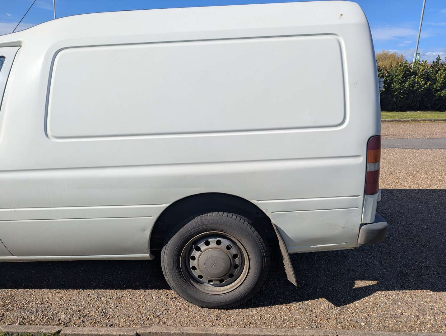 <p>2001 FORD ESCORT VAN 55D</p>