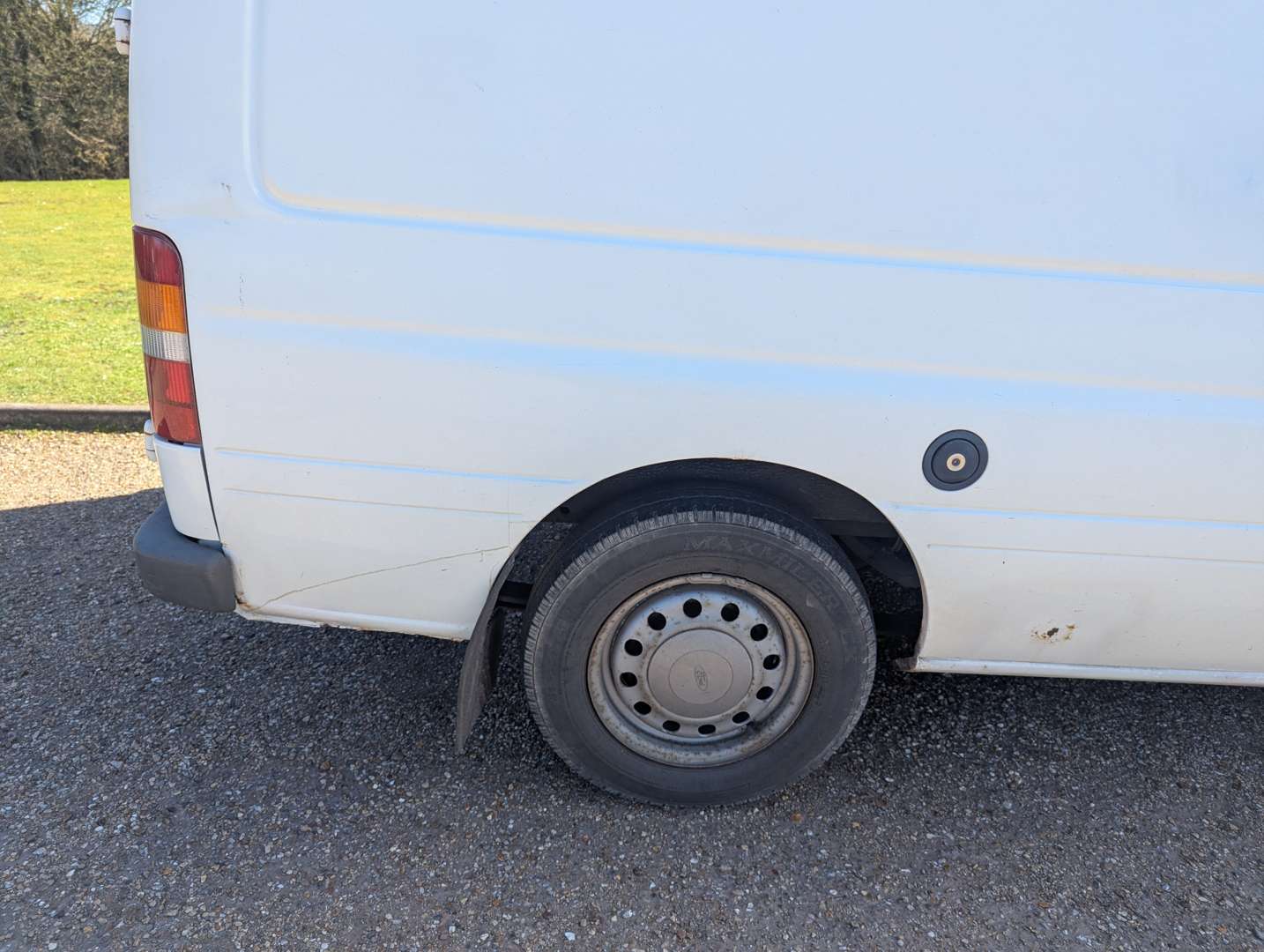 <p>2001 FORD ESCORT VAN 55D</p>