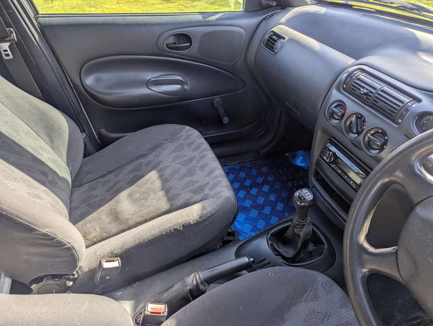 <p>2001 FORD ESCORT VAN 55D</p>