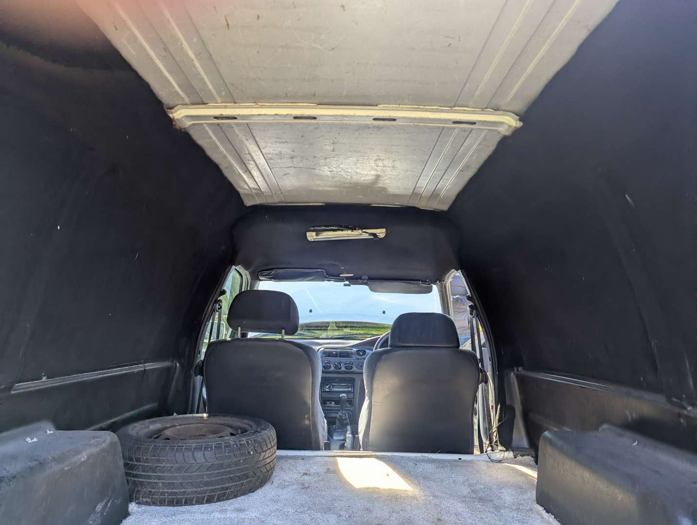 <p>2001 FORD ESCORT VAN 55D</p>