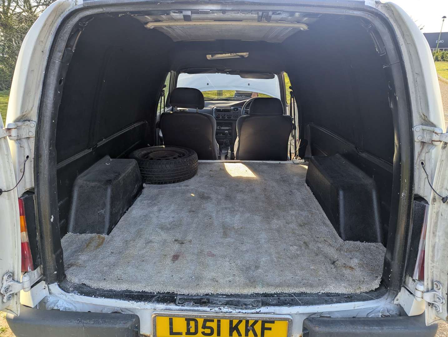 <p>2001 FORD ESCORT VAN 55D</p>