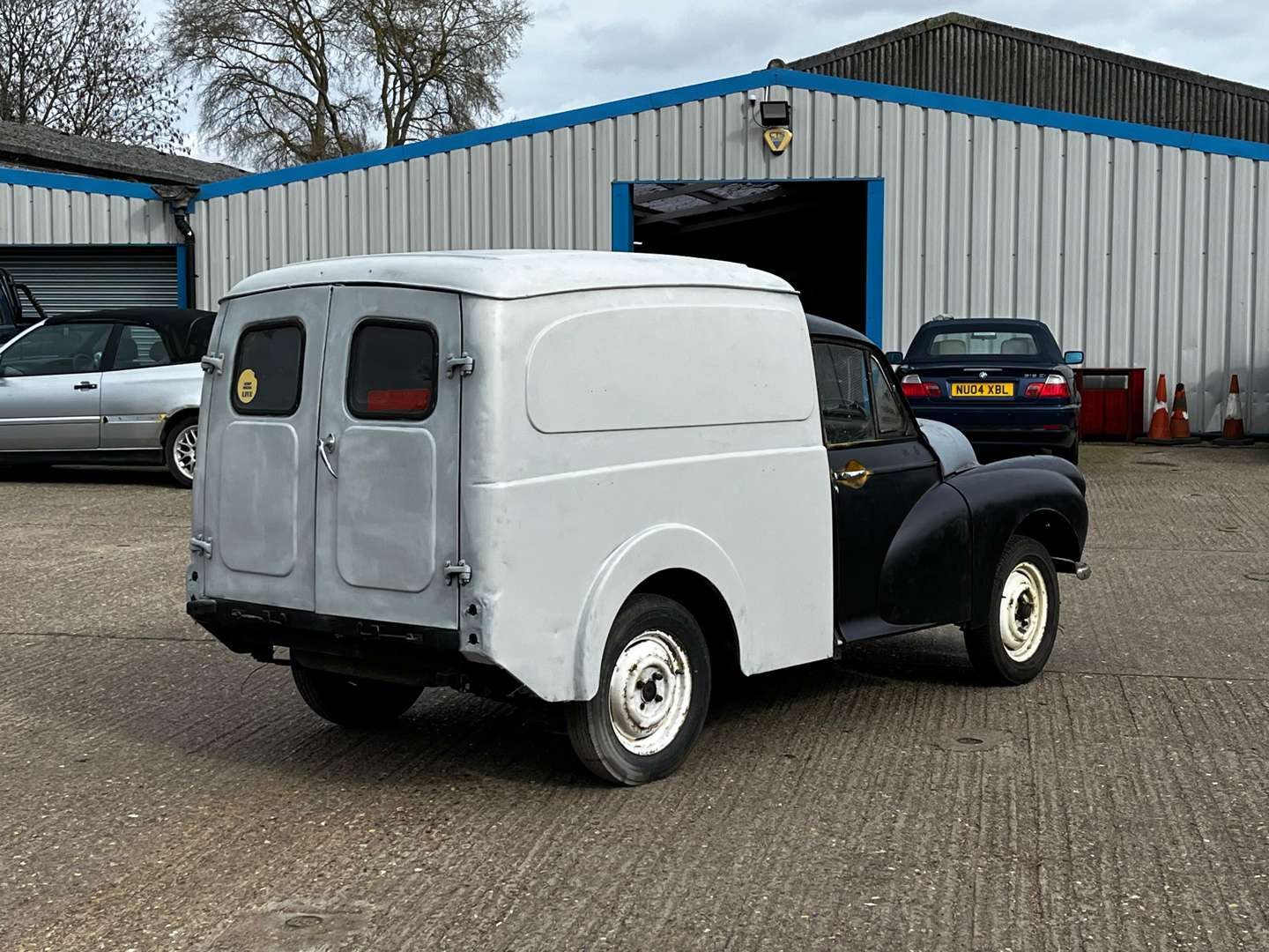 <p>1972 MORRIS 6 CWT VAN</p>