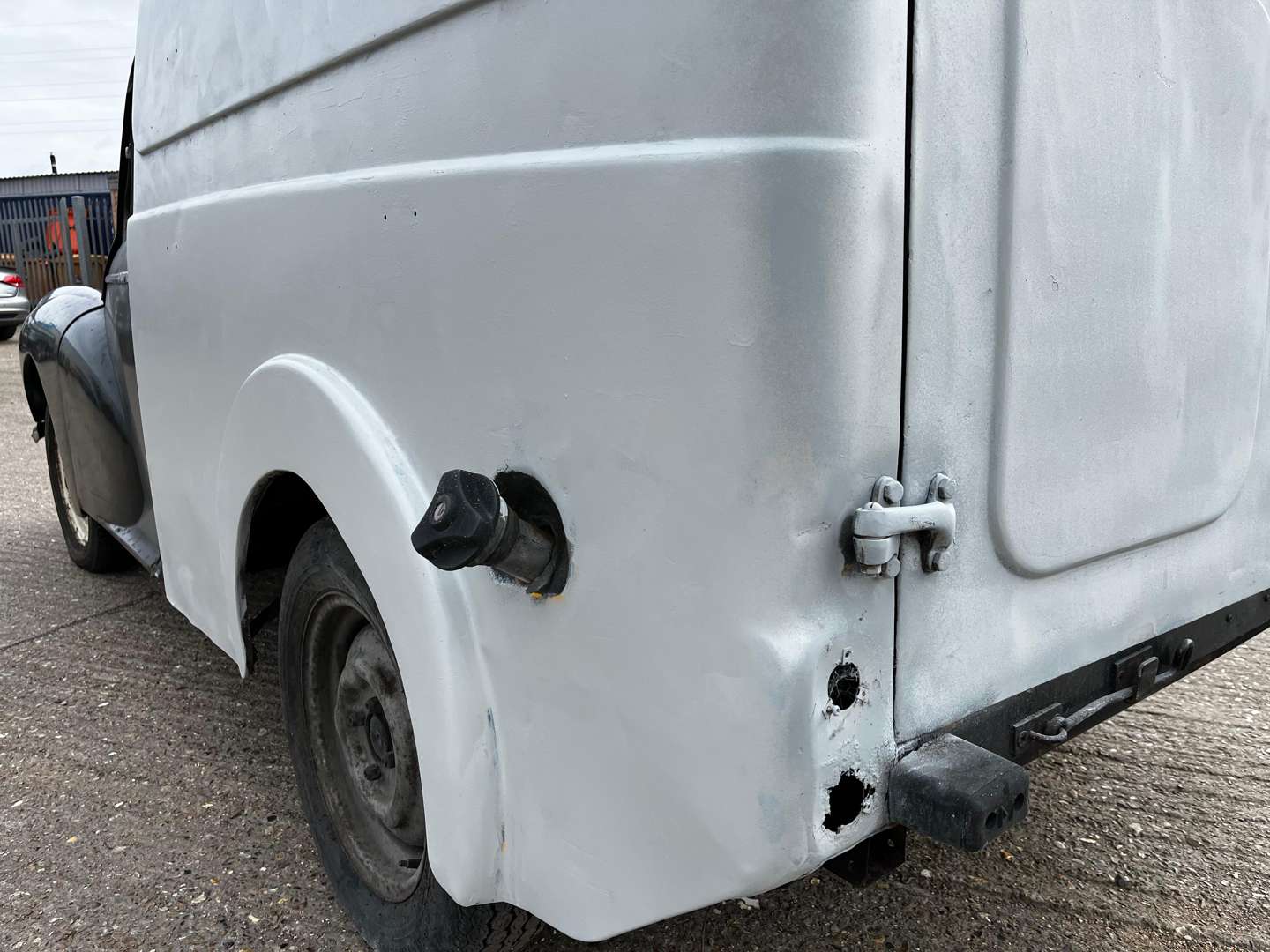 <p>1972 MORRIS 6 CWT VAN</p>