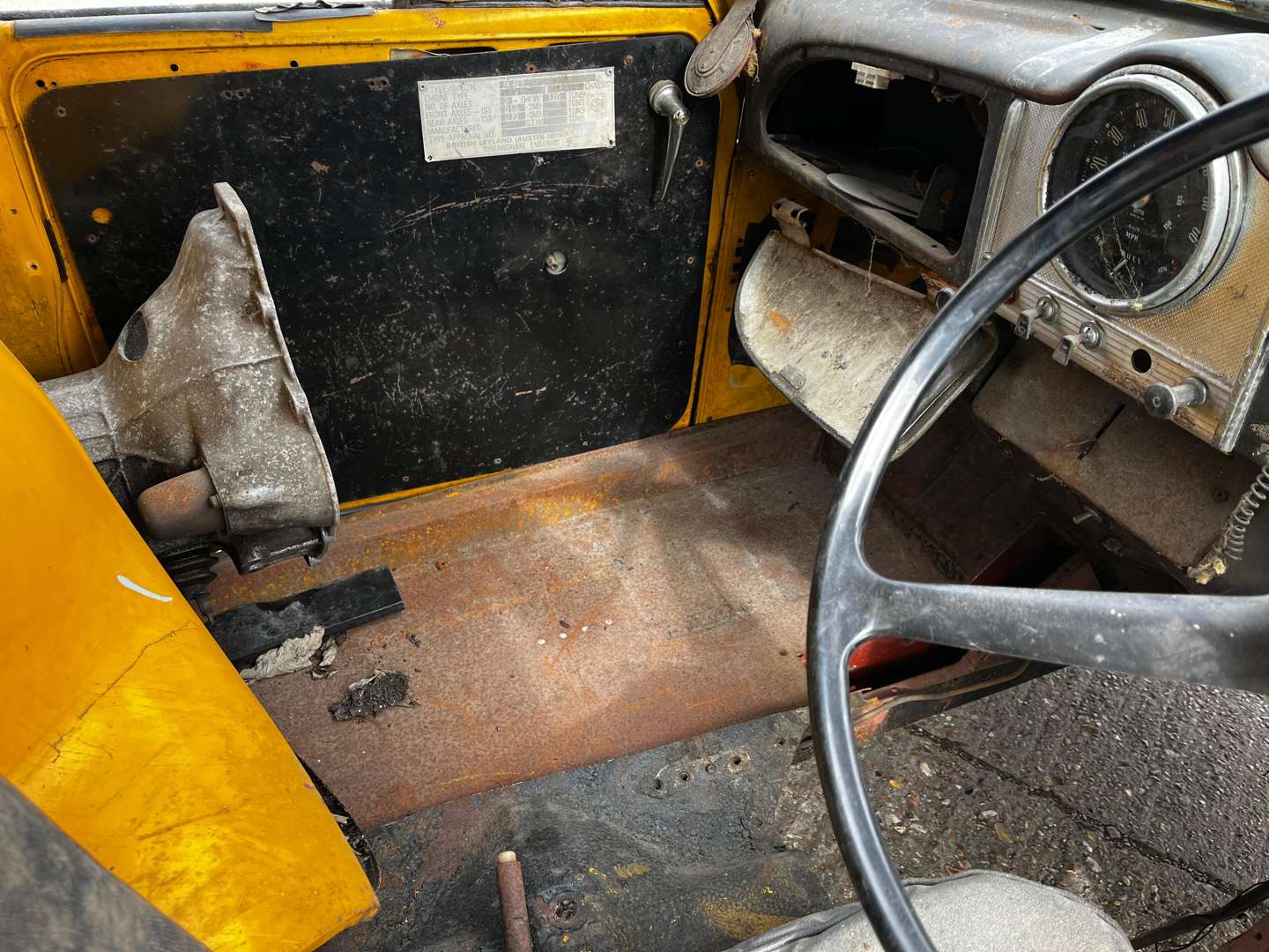 <p>1972 MORRIS 6 CWT VAN</p>