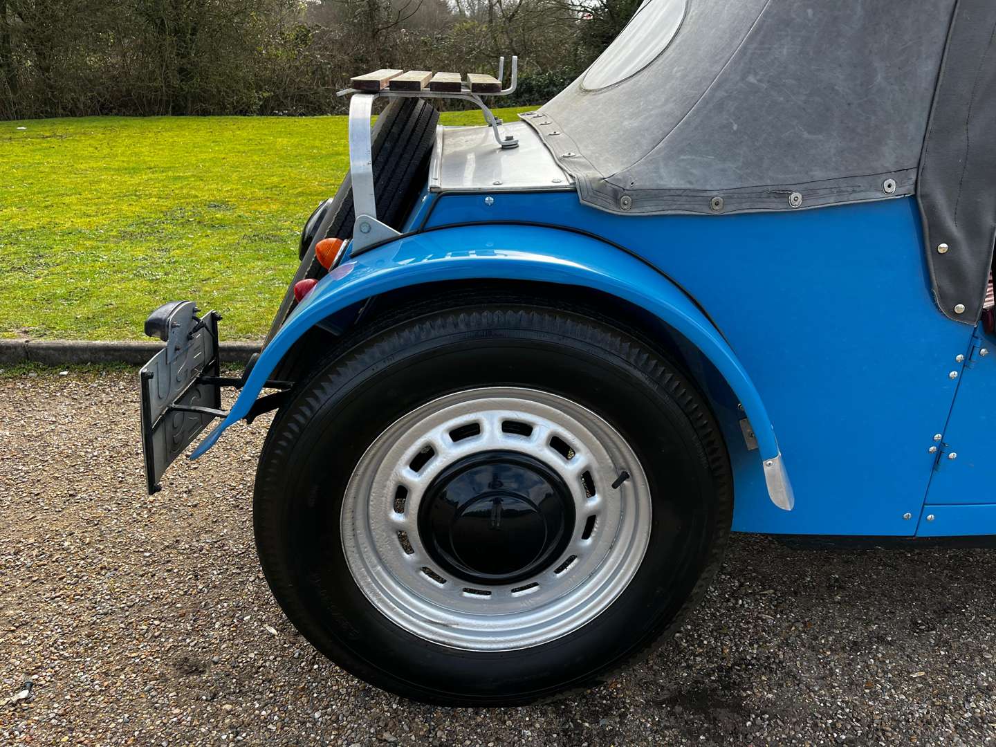 <p>1955 FORD POPULAR SPECIAL</p>