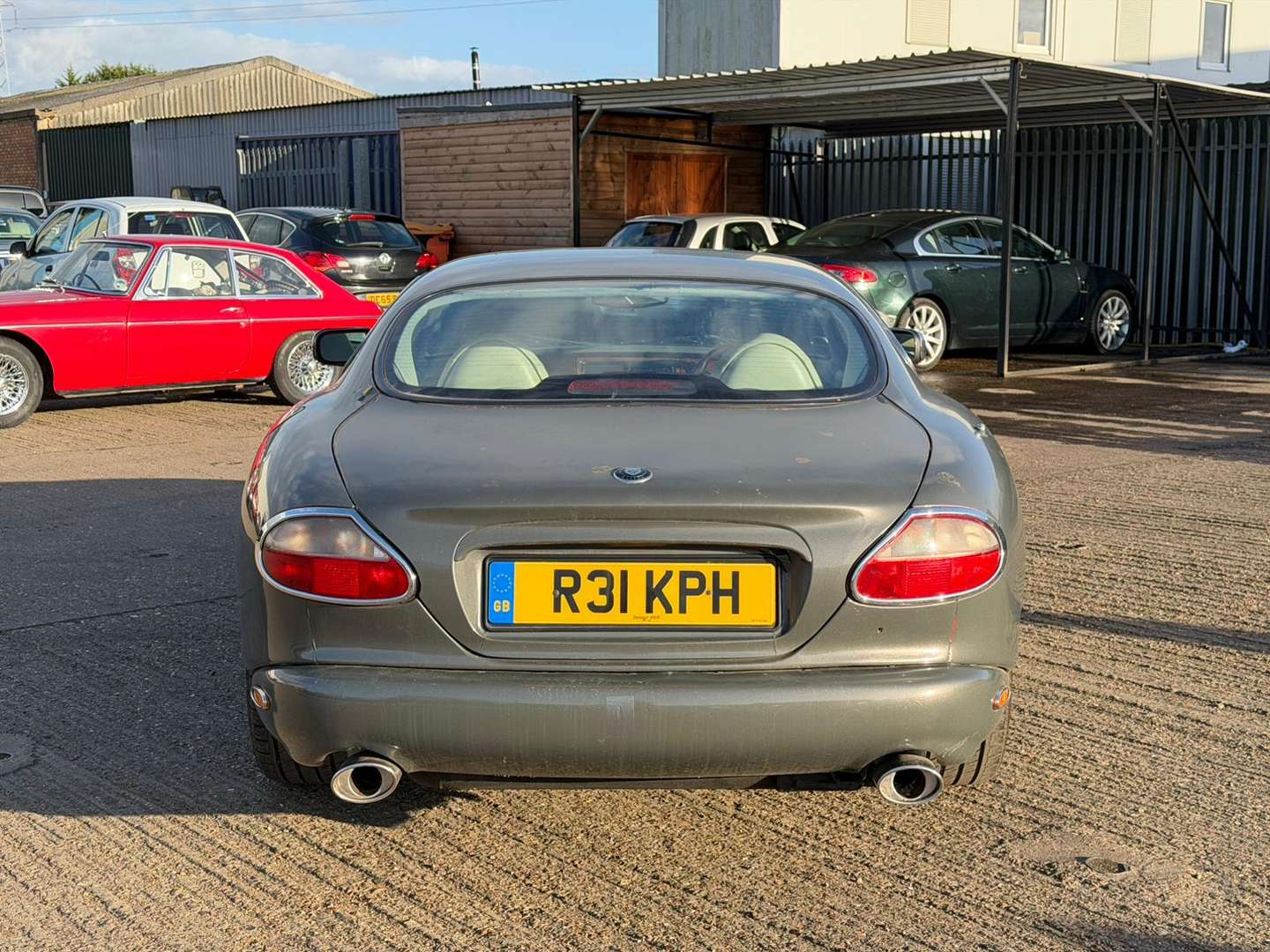 <p>1998 JAGUAR XK8 COUPE AUTO</p>