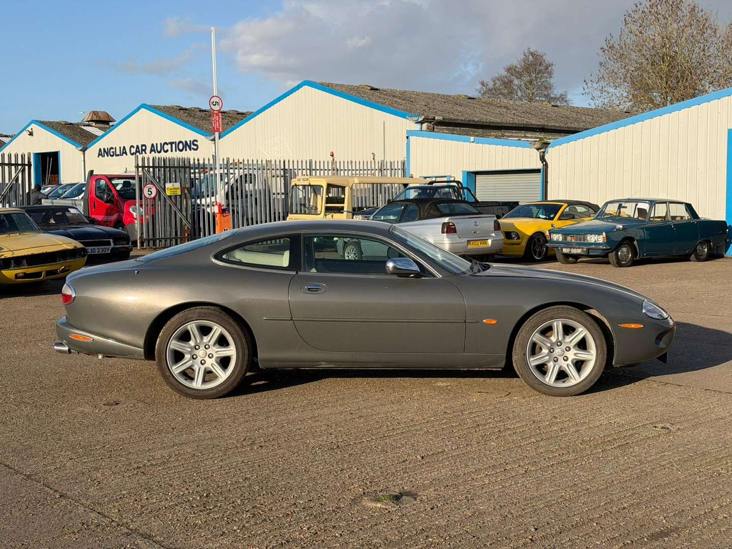 <p>1998 JAGUAR XK8 COUPE AUTO</p>