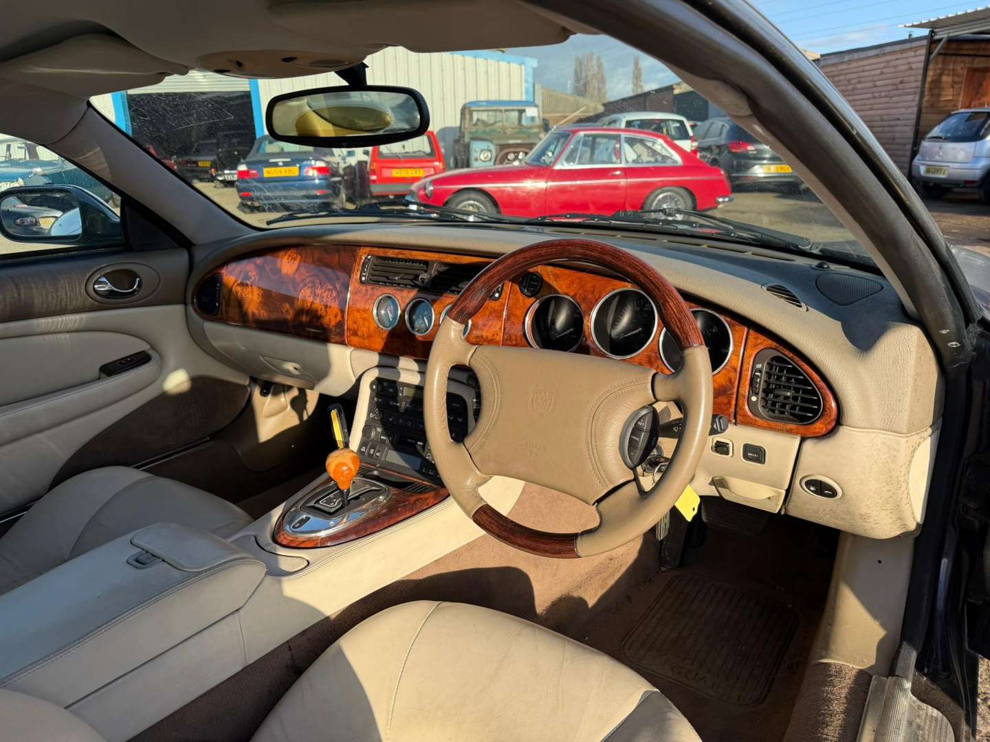 <p>1998 JAGUAR XK8 COUPE AUTO</p>