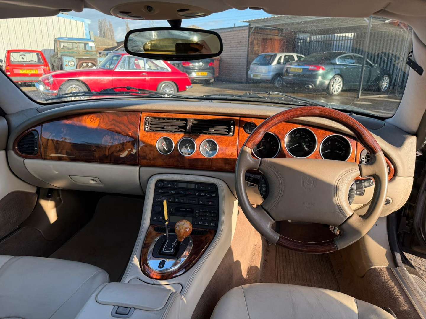 <p>1998 JAGUAR XK8 COUPE AUTO</p>