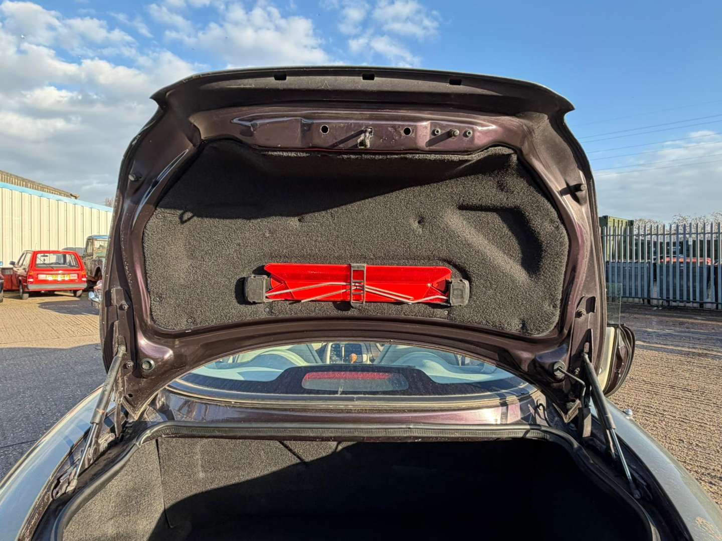 <p>1998 JAGUAR XK8 COUPE AUTO</p>