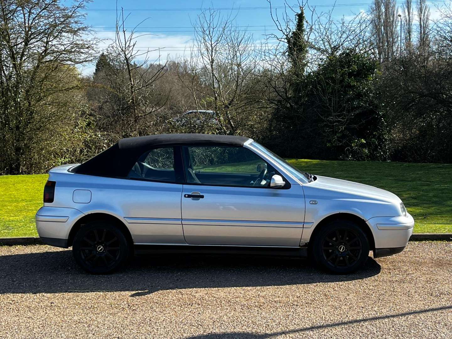 <p>2001 VW GOLF CABRIOLET</p>