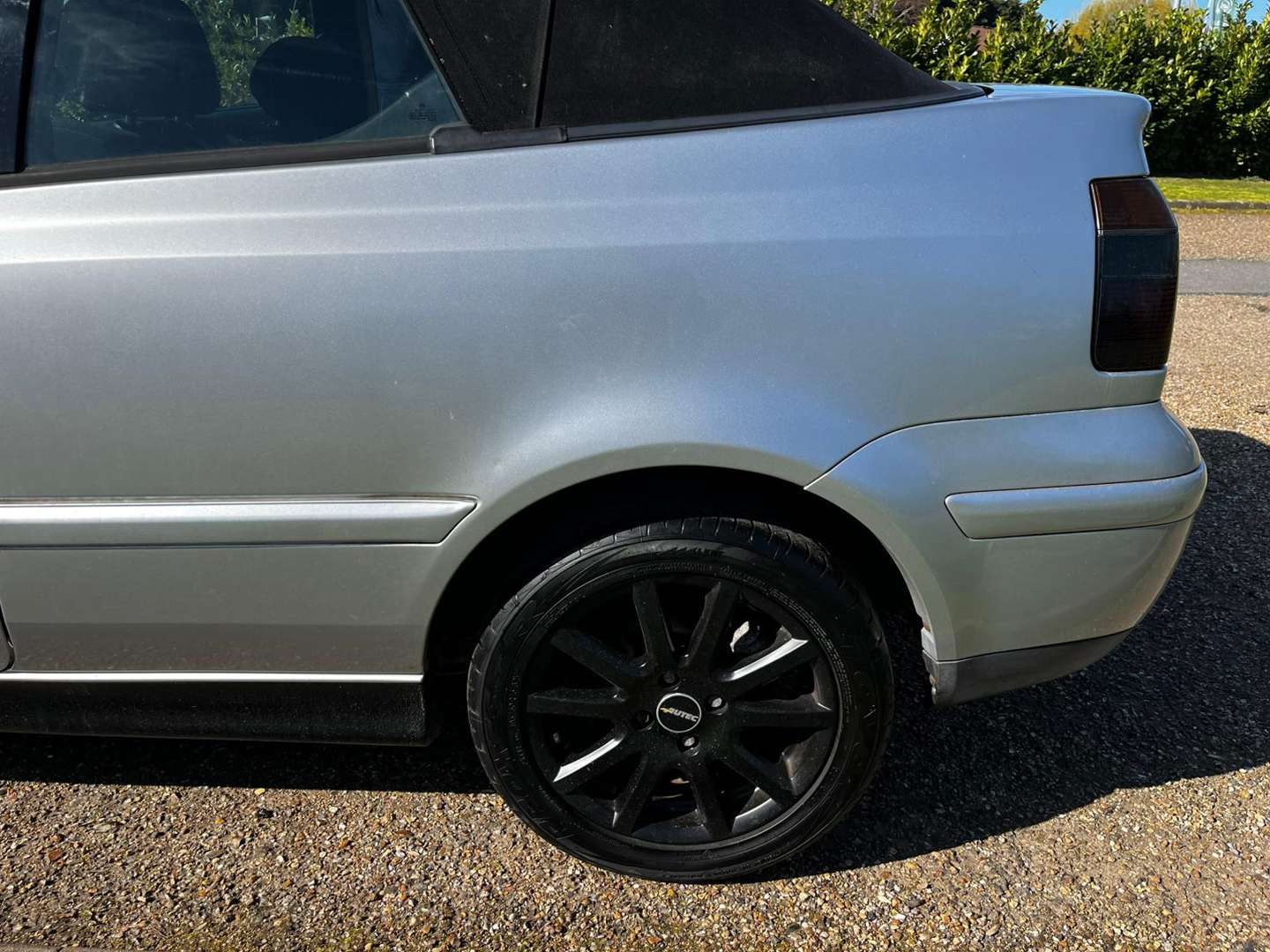 <p>2001 VW GOLF CABRIOLET</p>