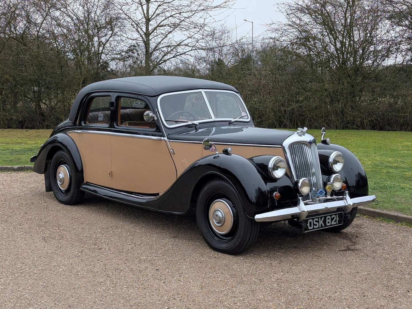<p>1952 RILEY RME 1.5 SALOON</p>