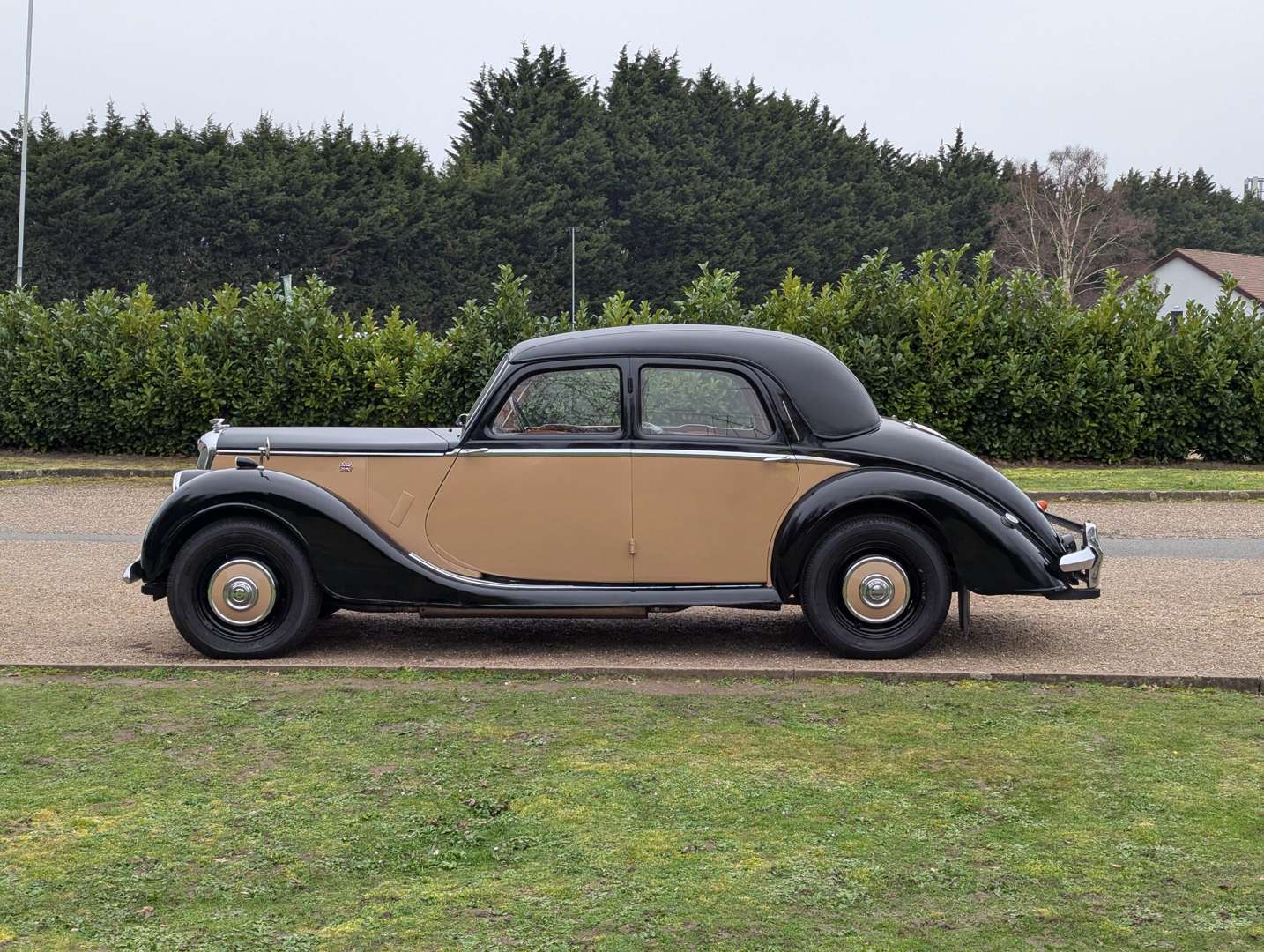 <p>1952 RILEY RME 1.5 SALOON</p>