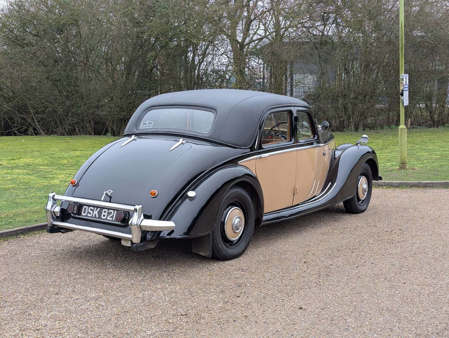 <p>1952 RILEY RME 1.5 SALOON</p>