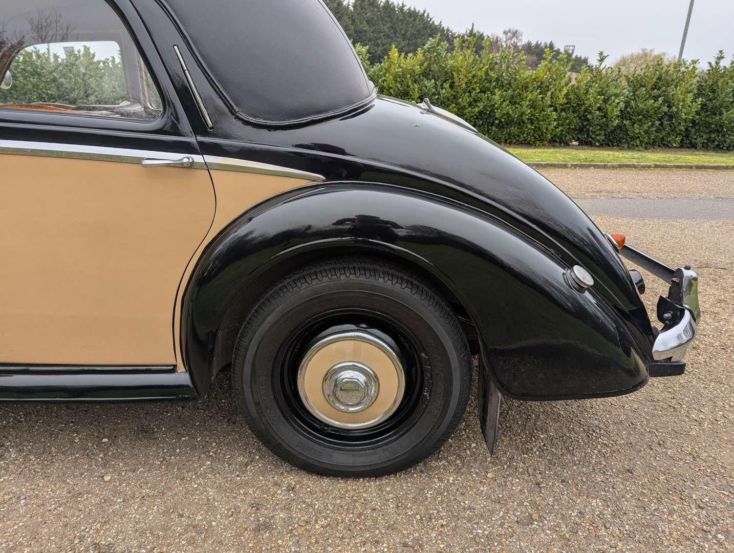 <p>1952 RILEY RME 1.5 SALOON</p>