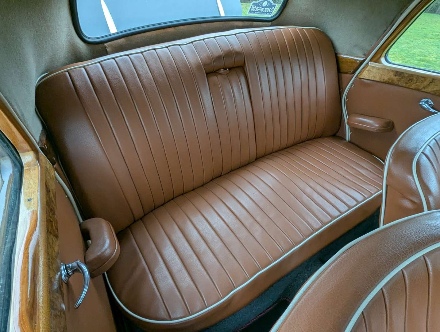 <p>1952 RILEY RME 1.5 SALOON</p>