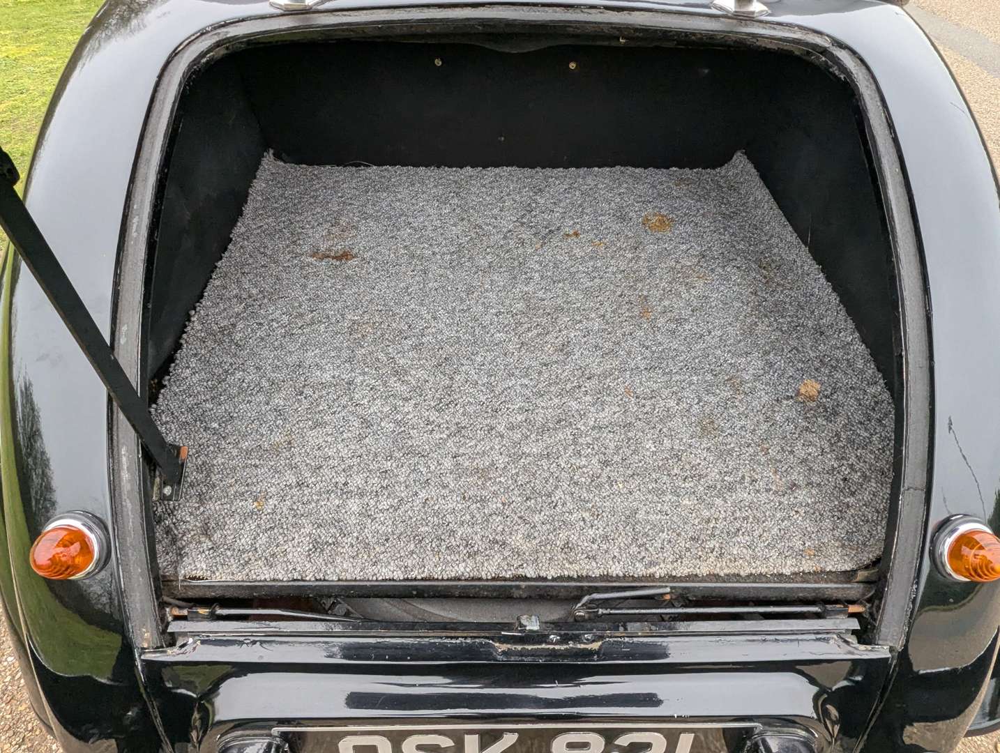 <p>1952 RILEY RME 1.5 SALOON</p>