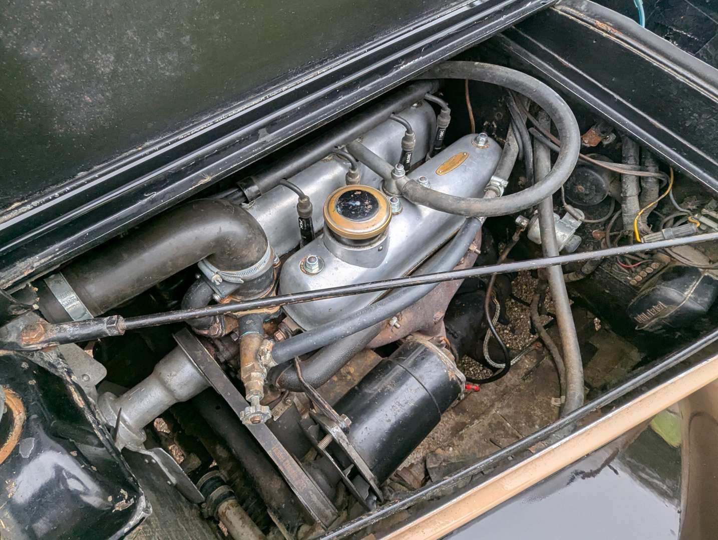 <p>1952 RILEY RME 1.5 SALOON</p>