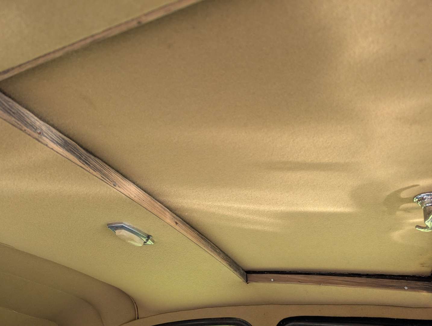 <p>1938 STANDARD FLYING 9</p>