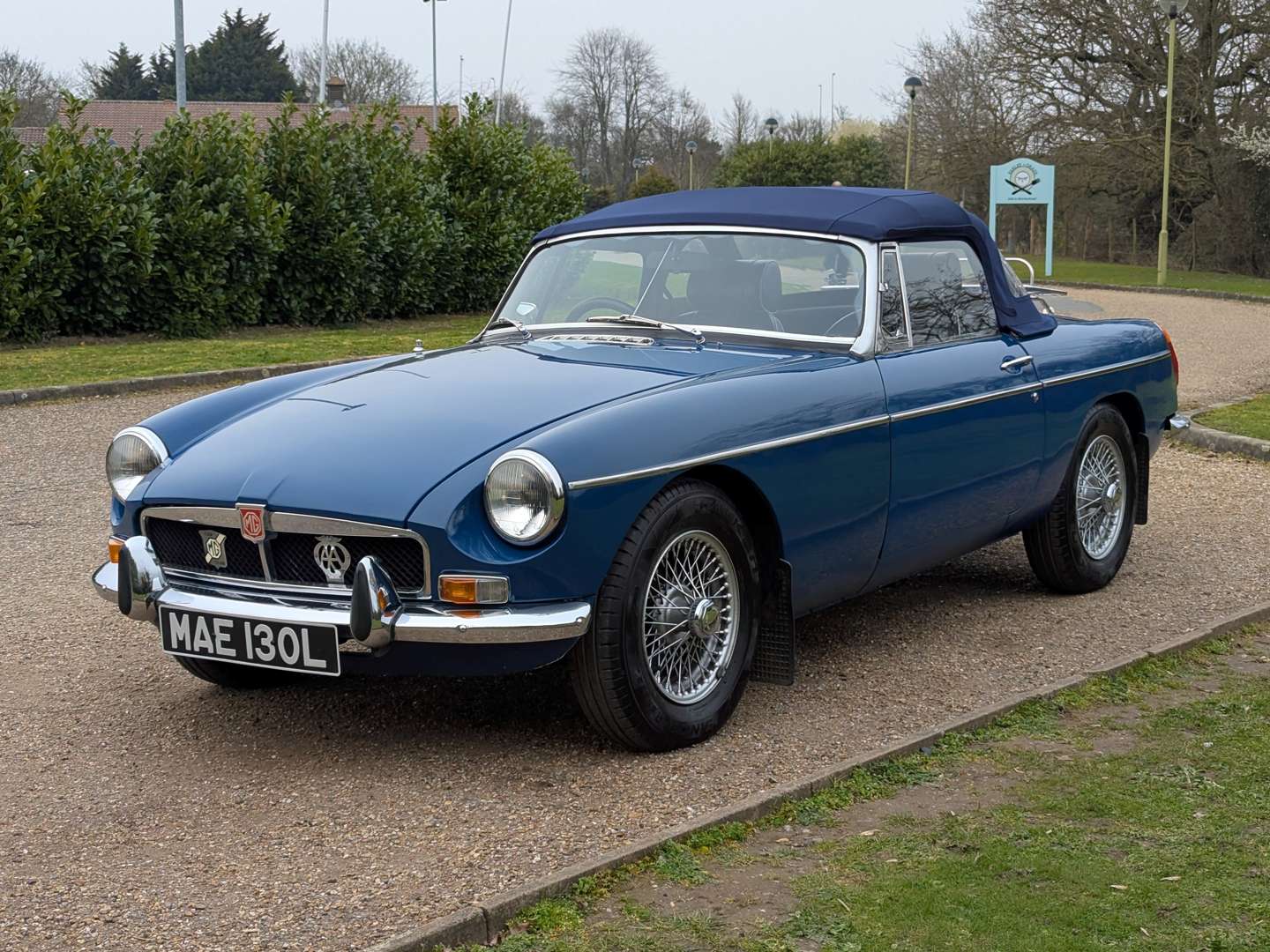 <p>1972 MG B ROADSTER</p>