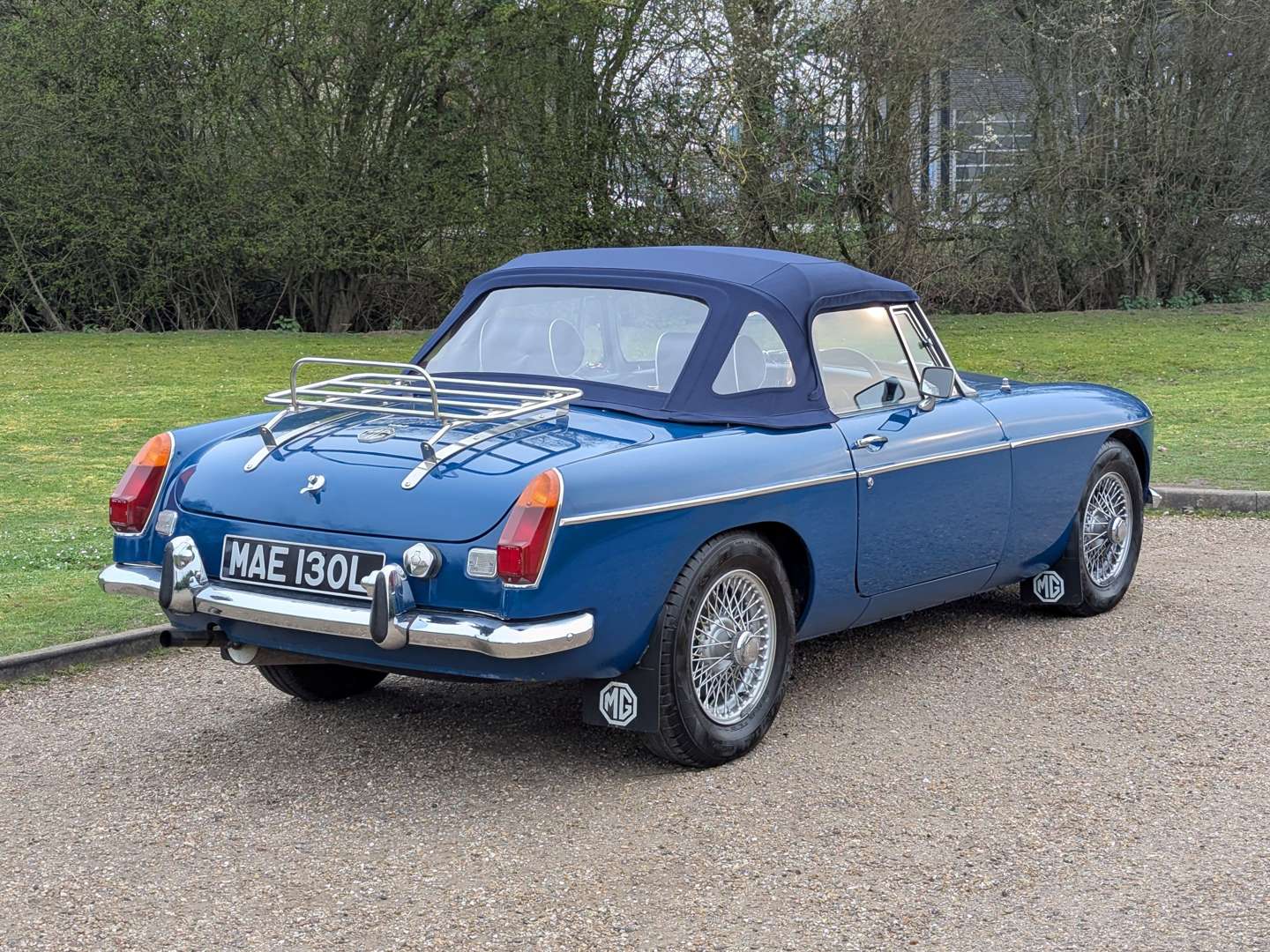 <p>1972 MG B ROADSTER</p>