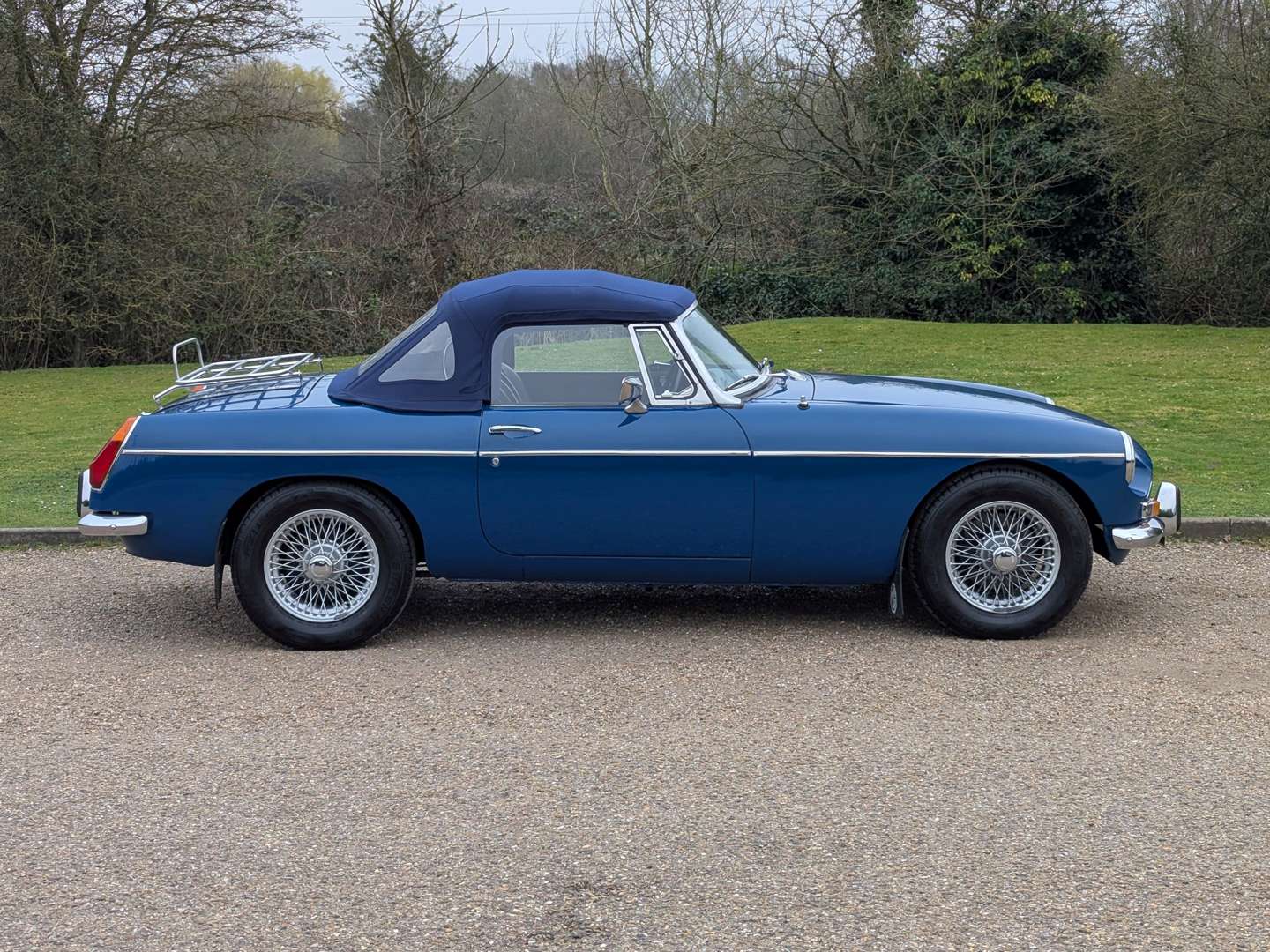<p>1972 MG B ROADSTER</p>