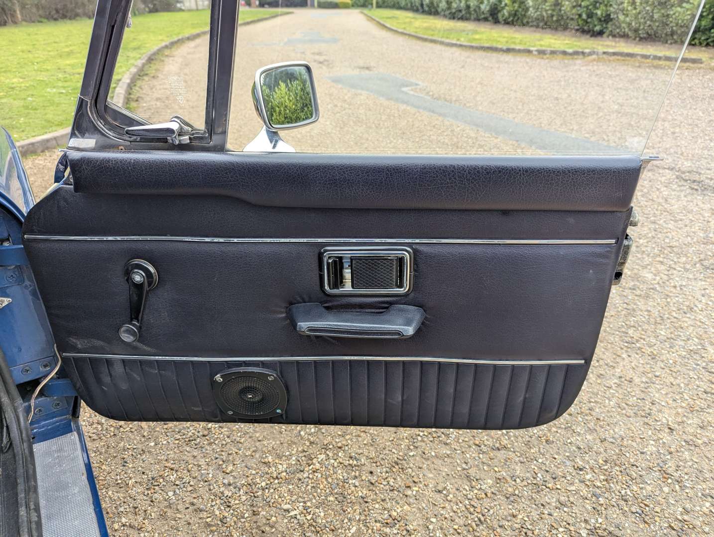 <p>1972 MG B ROADSTER</p>