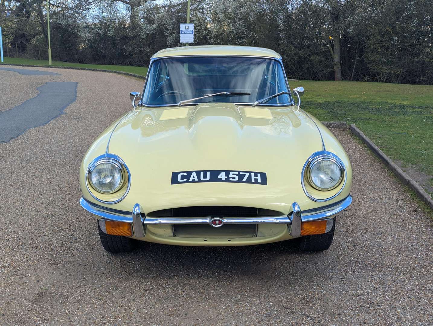 <p>1970 JAGUAR E-TYPE &nbsp;4.2 FHC SIII&nbsp;</p>