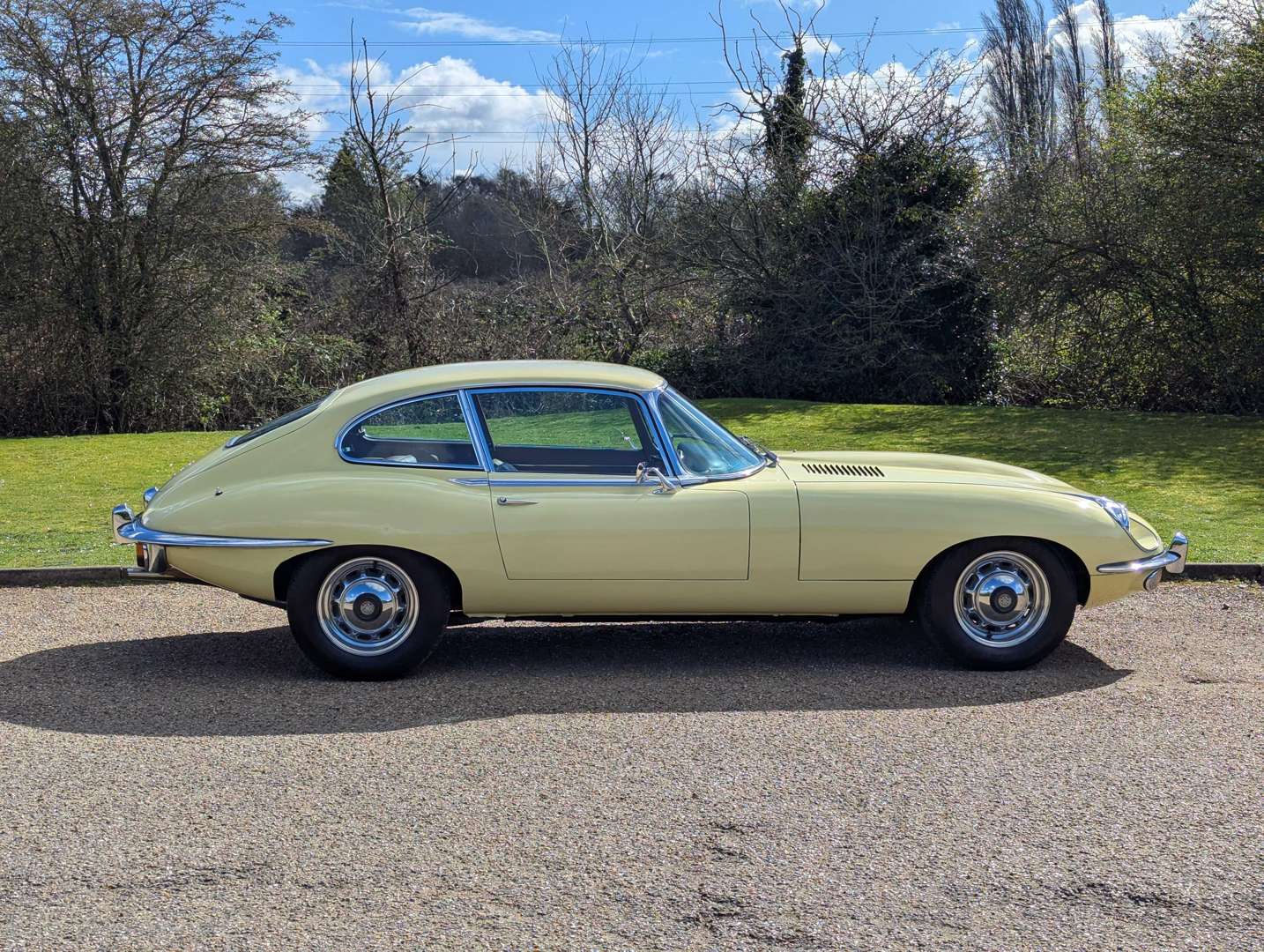 <p>1970 JAGUAR E-TYPE &nbsp;4.2 FHC SIII&nbsp;</p>