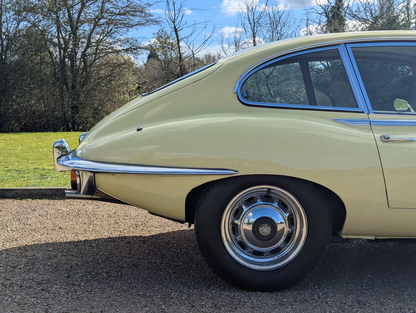 <p>1970 JAGUAR E-TYPE &nbsp;4.2 FHC SIII&nbsp;</p>