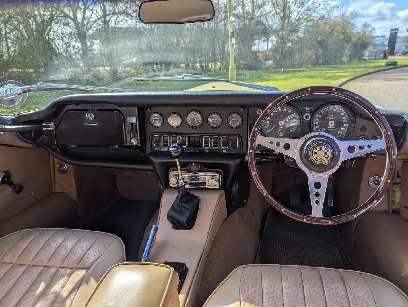 <p>1970 JAGUAR E-TYPE &nbsp;4.2 FHC SIII&nbsp;</p>