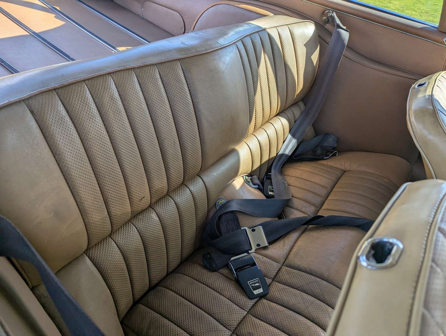 <p>1970 JAGUAR E-TYPE &nbsp;4.2 FHC SIII&nbsp;</p>