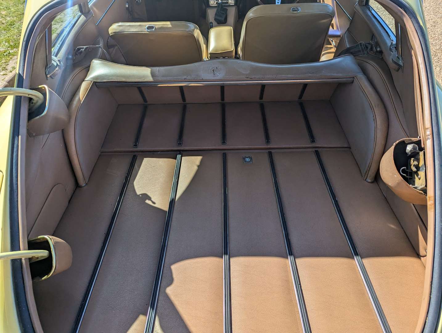 <p>1970 JAGUAR E-TYPE &nbsp;4.2 FHC SIII&nbsp;</p>