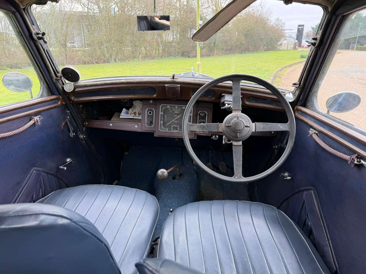 <p>1936 MORRIS 10</p>