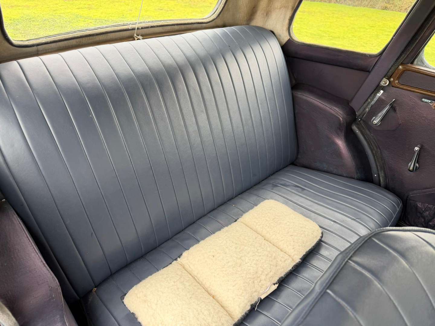 <p>1936 MORRIS 10</p>