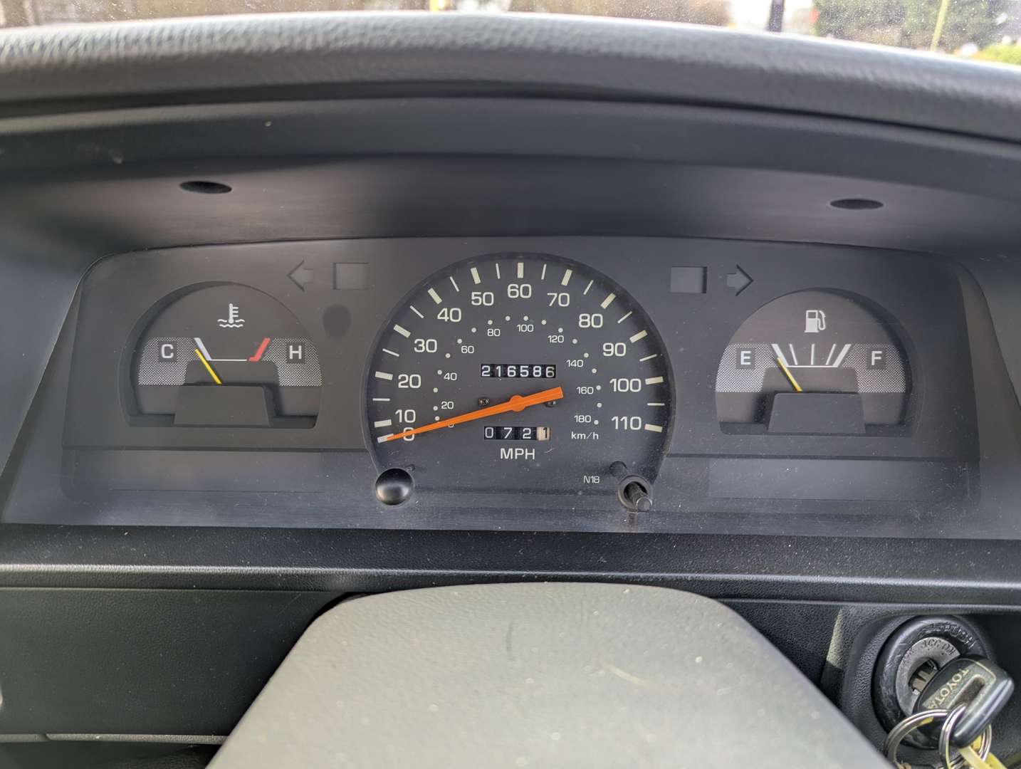 <p>1992 TOYOTA HI-LUX 4X4 DIESEL</p>