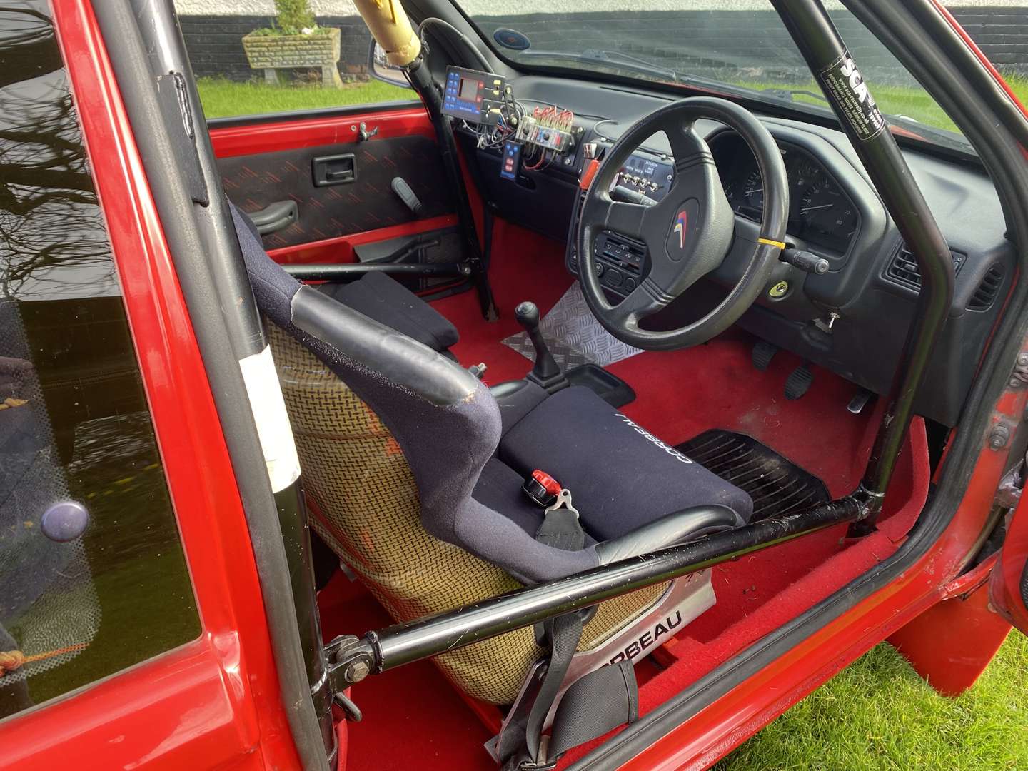 <p>1994 PEUGEOT 106 RALLYE</p>