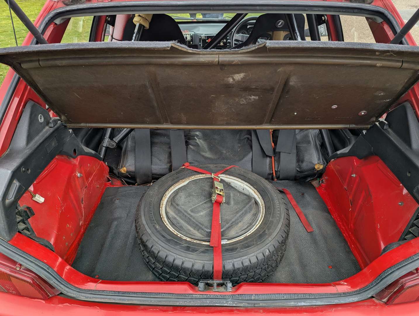 <p>1994 PEUGEOT 106 RALLYE</p>