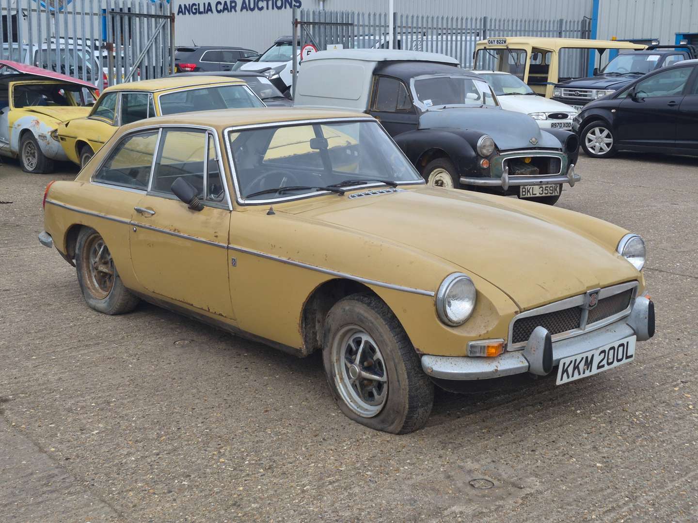 <p>1973 MG B GT - ONE REGISTERED OWNER</p>