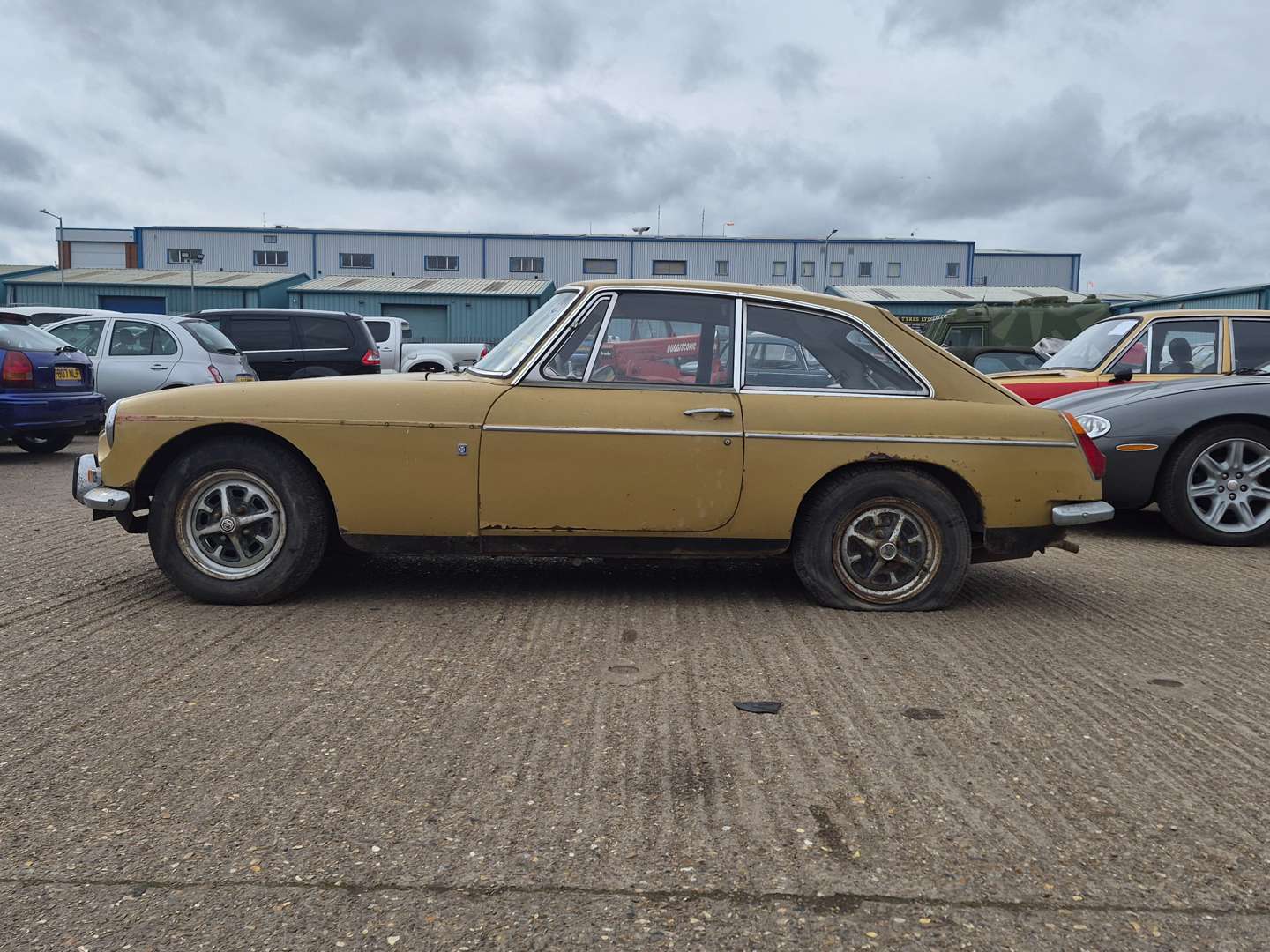 <p>1973 MG B GT - ONE REGISTERED OWNER</p>