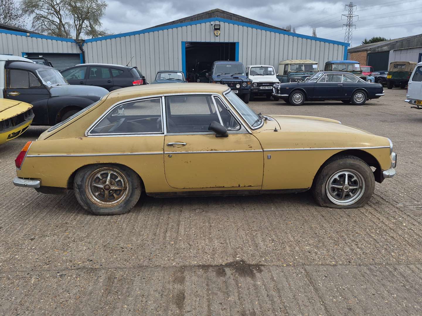 <p>1973 MG B GT - ONE REGISTERED OWNER</p>