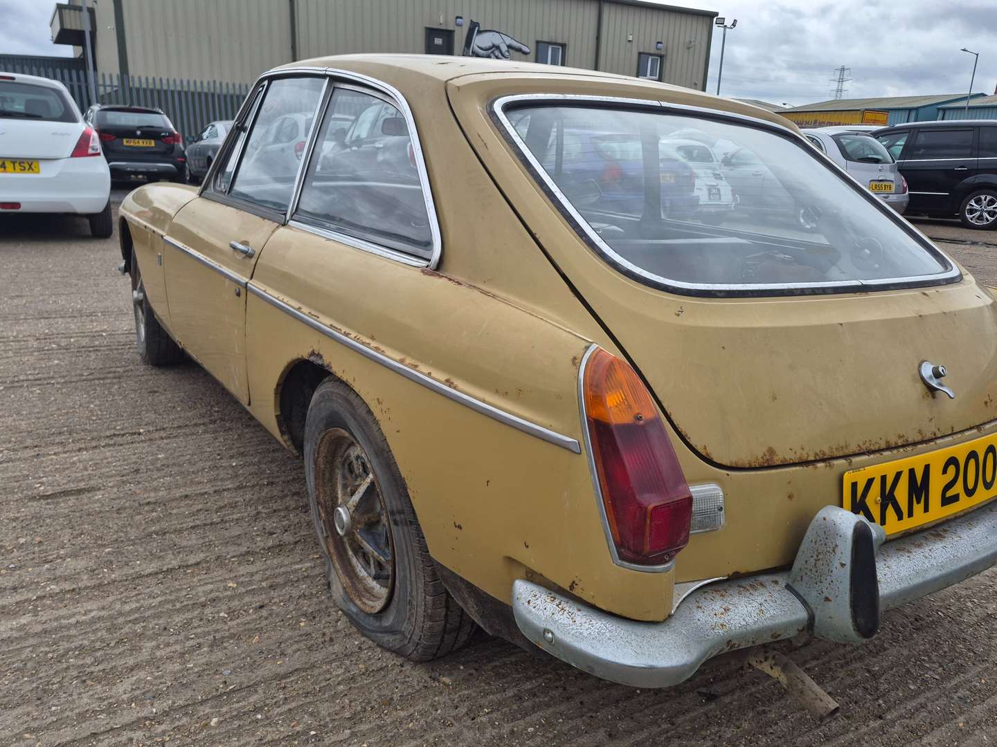 <p>1973 MG B GT - ONE REGISTERED OWNER</p>