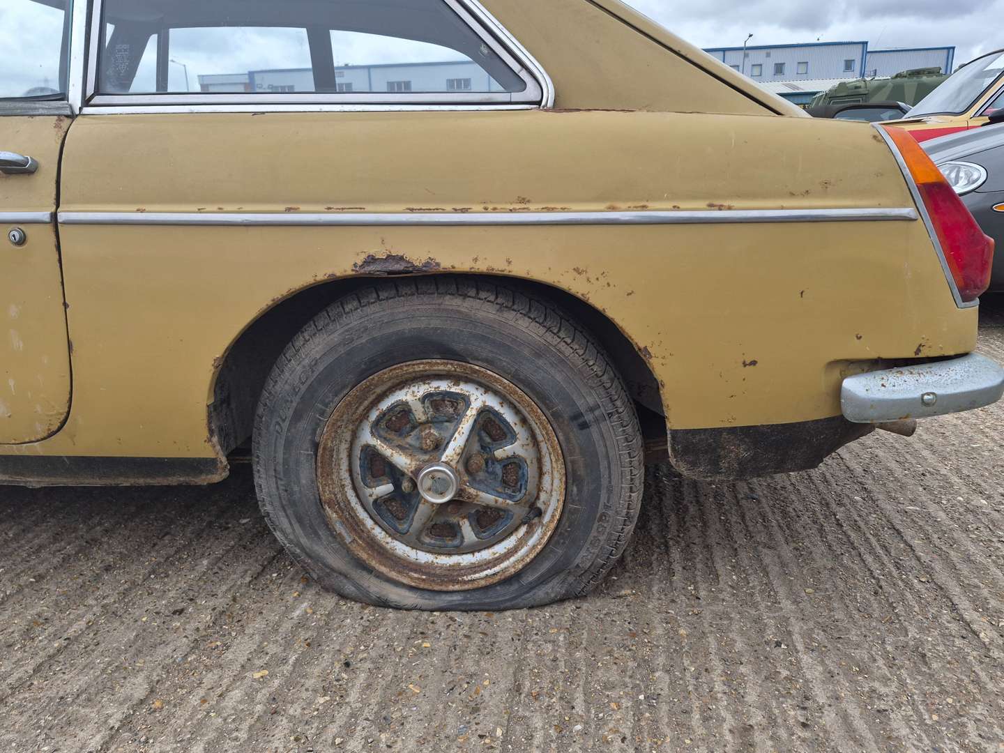 <p>1973 MG B GT - ONE REGISTERED OWNER</p>