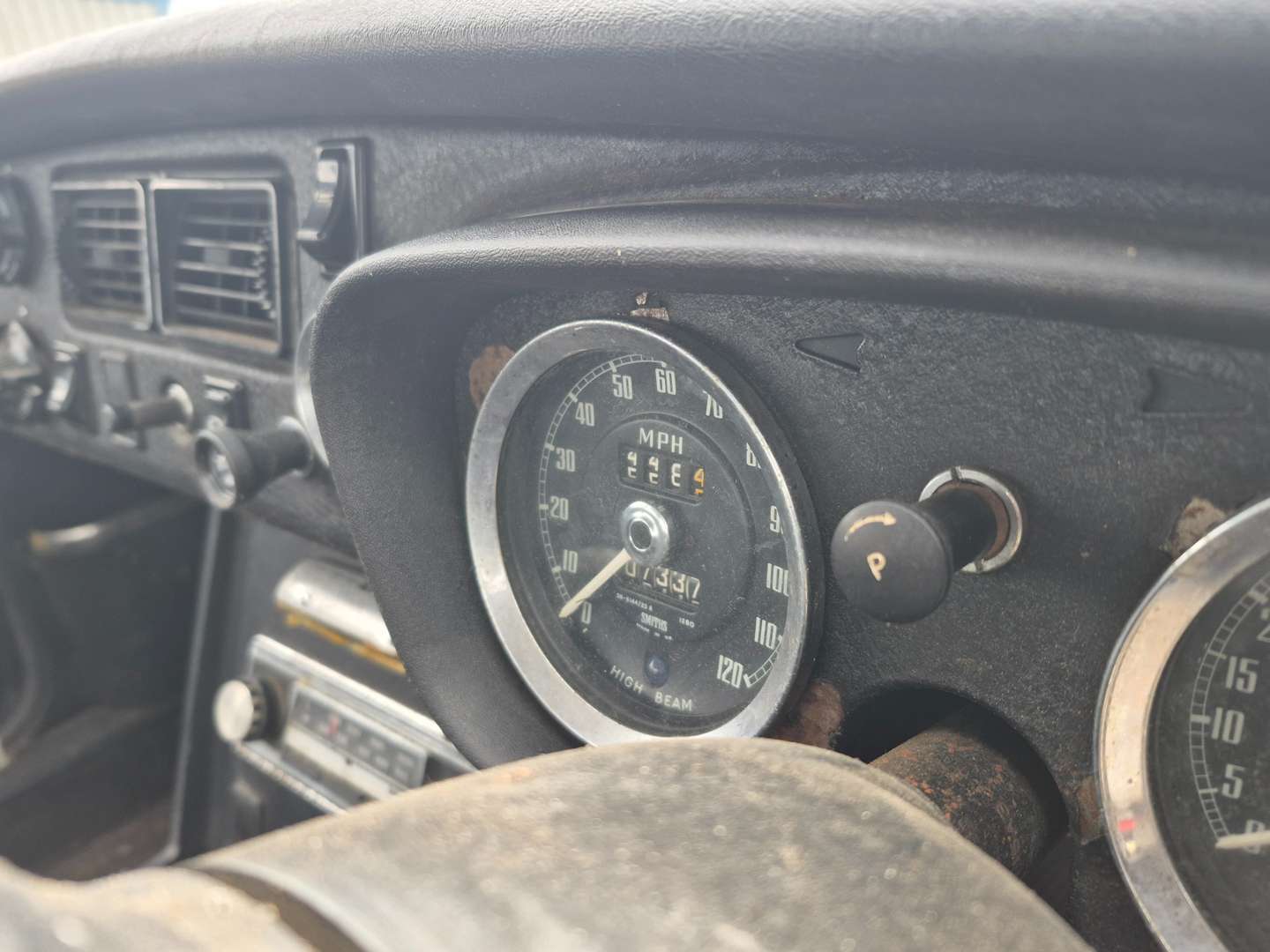 <p>1973 MG B GT - ONE REGISTERED OWNER</p>