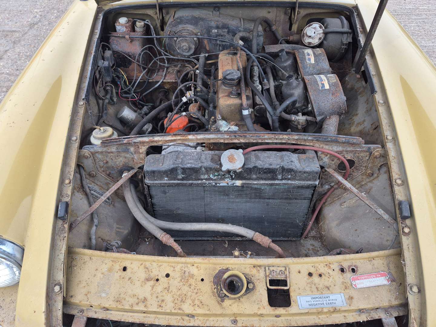 <p>1973 MG B GT - ONE REGISTERED OWNER</p>