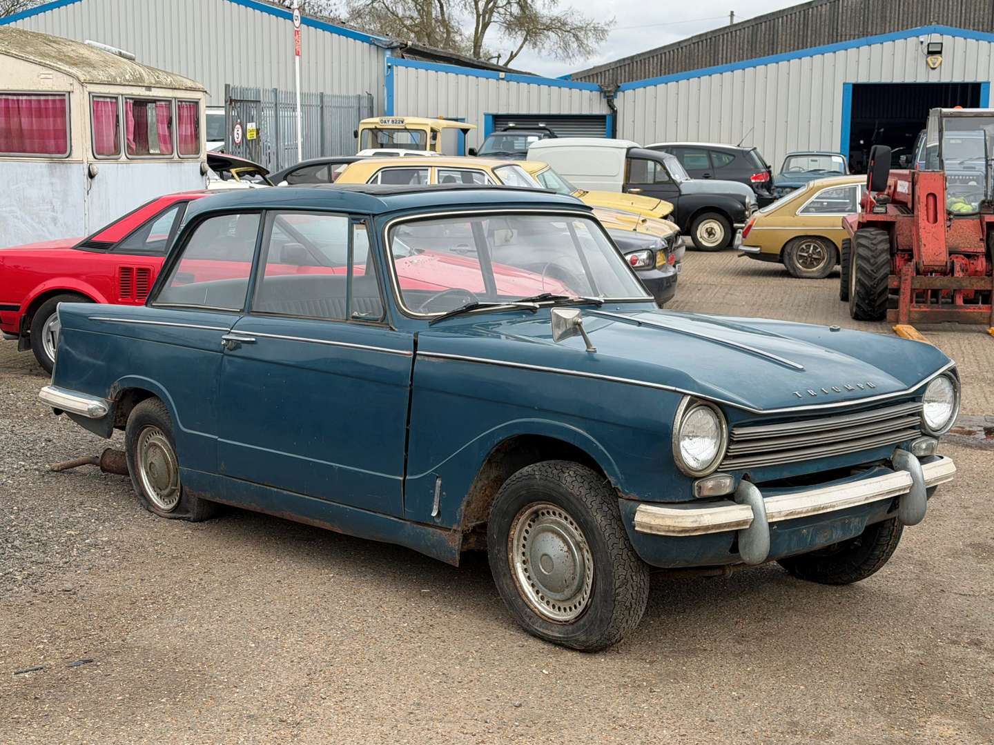 <p>1968 TRIUMPH HERALD SALOON</p>