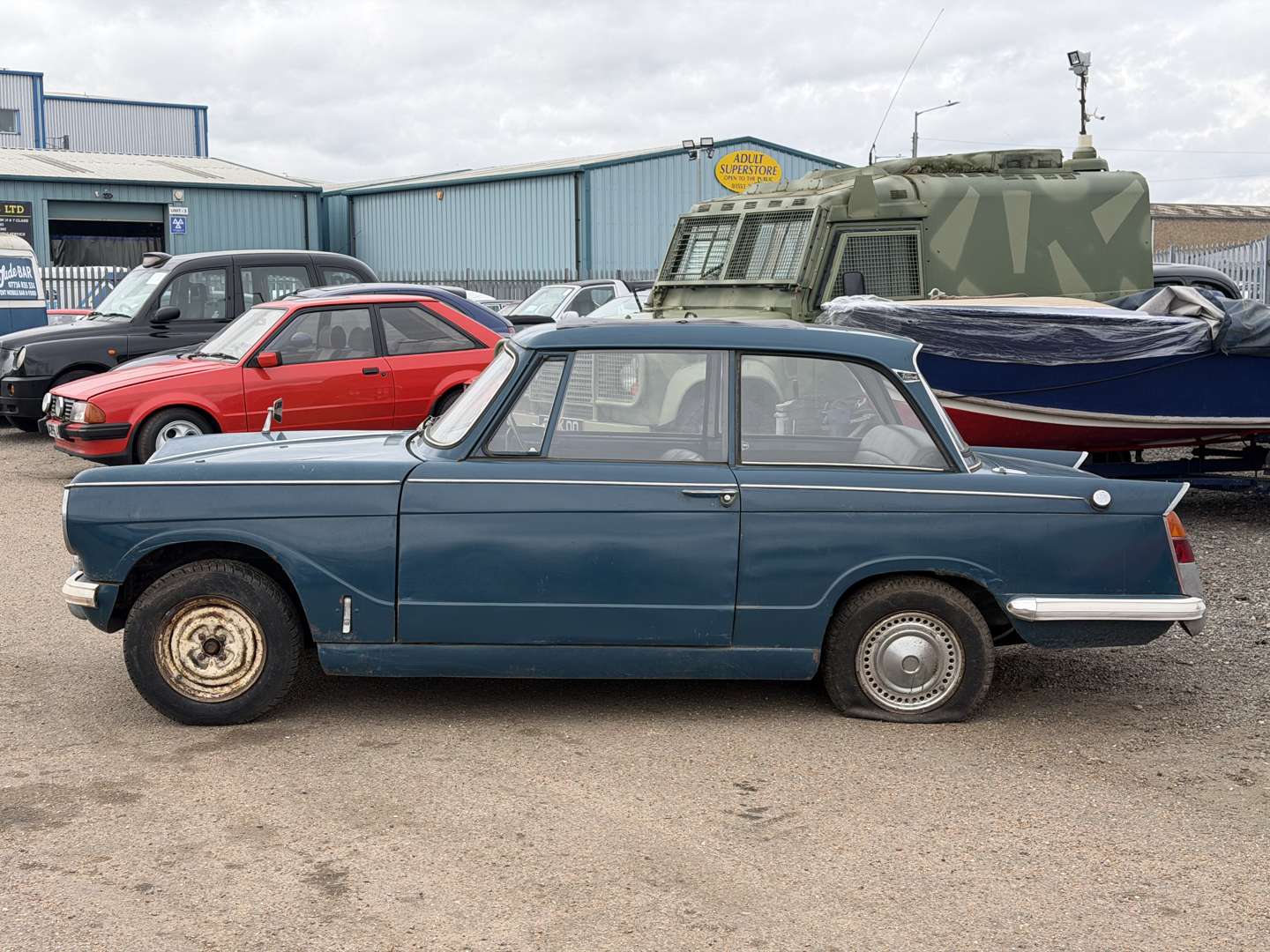 <p>1968 TRIUMPH HERALD SALOON</p>
