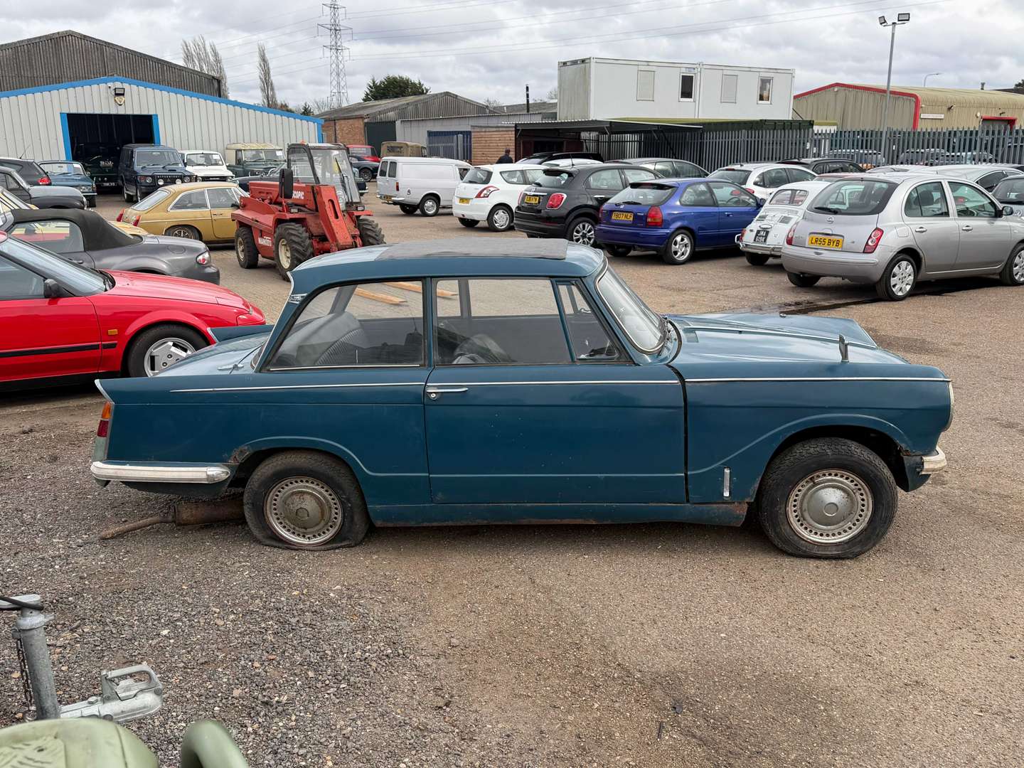 <p>1968 TRIUMPH HERALD SALOON</p>